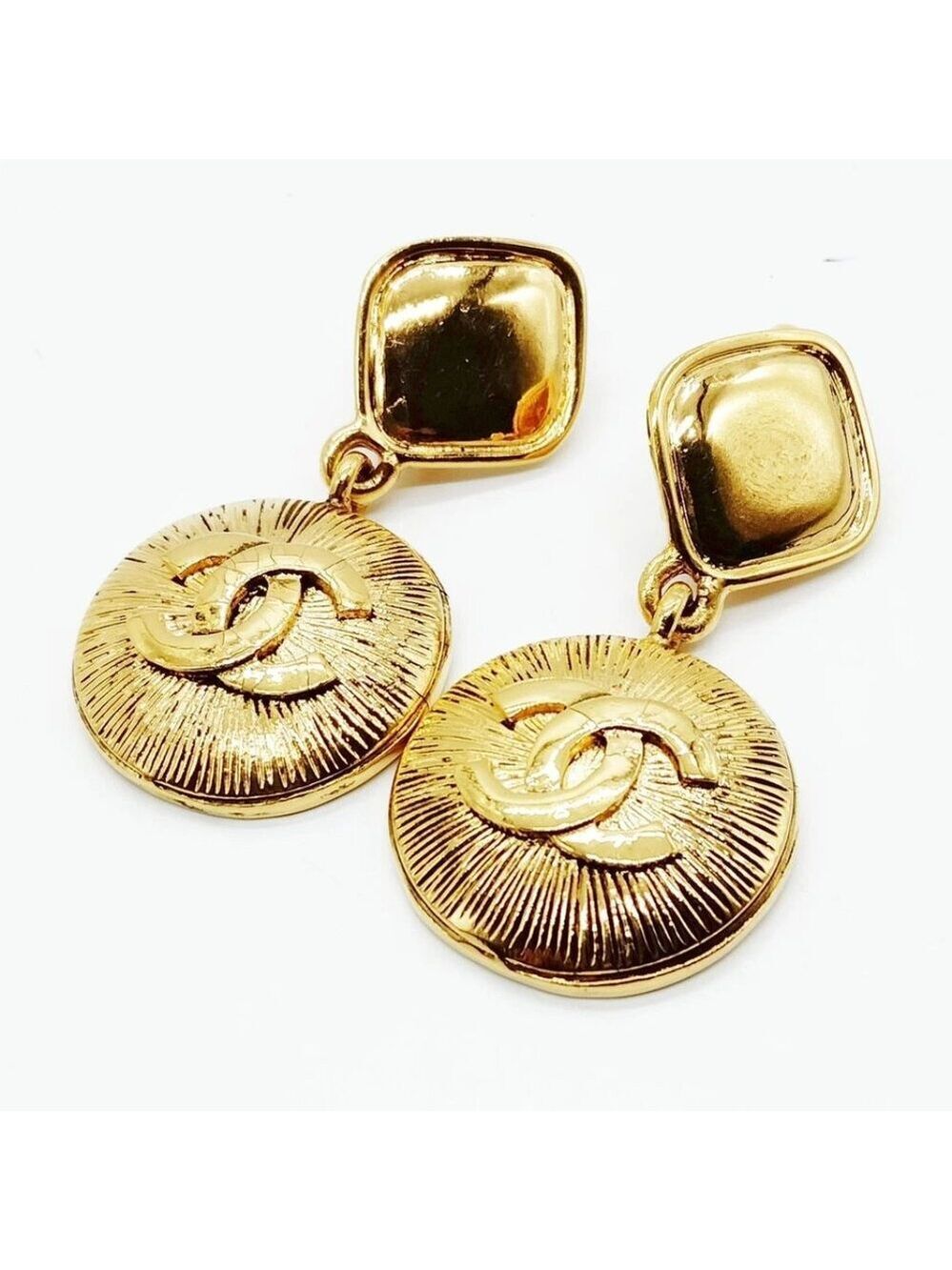 Chanel Earring Gold 500-072925